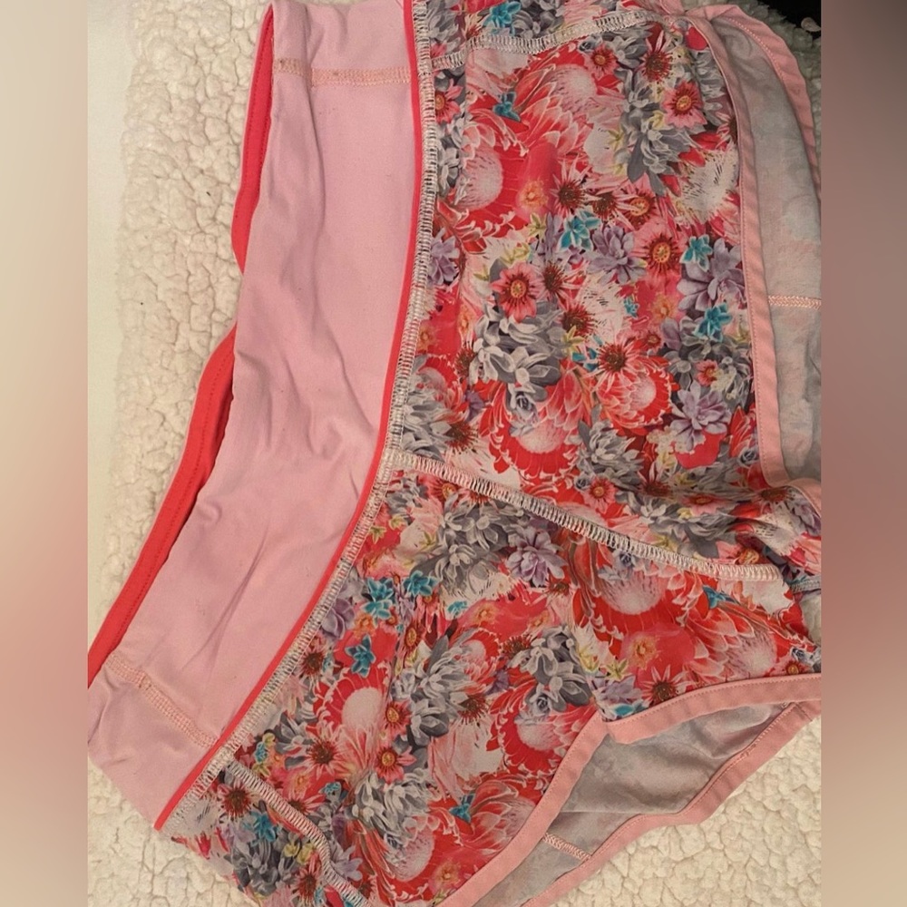 Lulu shorts size 4 so comfy and cute